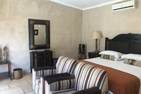 King Room 4 Sunset Game Lodge Guernsey Private Nature Reserve