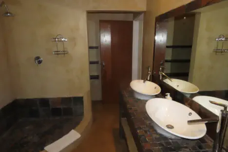 King Room 4 Sunset Game Lodge Guernsey Private Nature Reserve